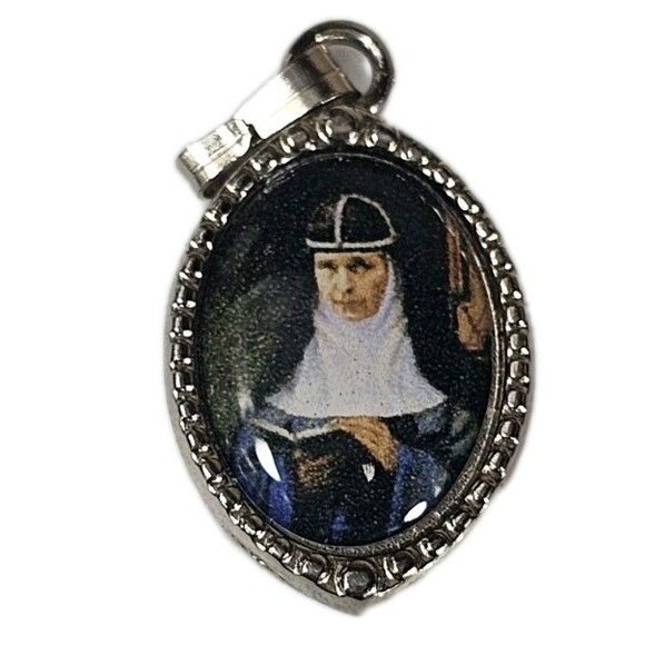 Lot of 11 Vintage Catholic Medals & Cross Pendants – Saints, Virgin Mary, Jesus - Picture 10 of 16